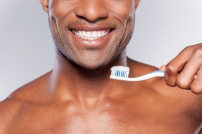 4 مورد از بهترین گزینه ها به جای استفاده از براکت برای صاف کردن دندان